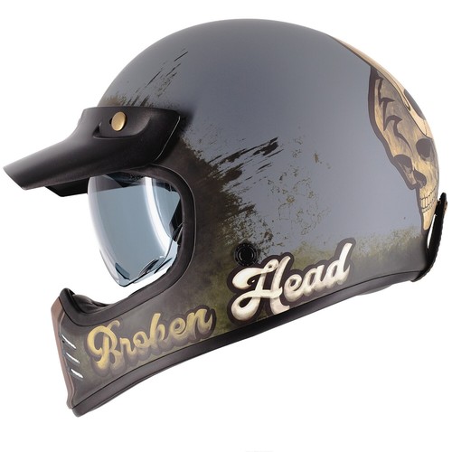 Broken head retro helm rusty - broken,
