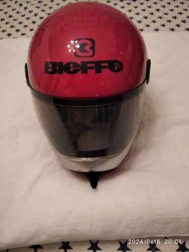 Gebrauchter motorradhelm - gebrauchter,