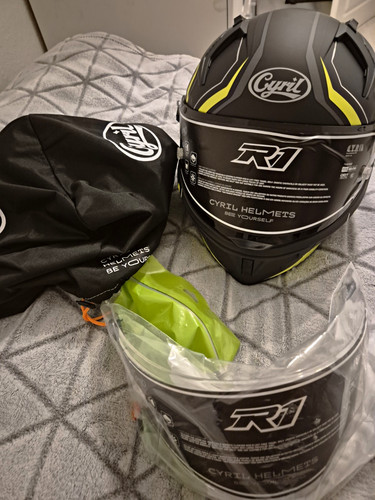 Motorradhelm neu 2 - ,